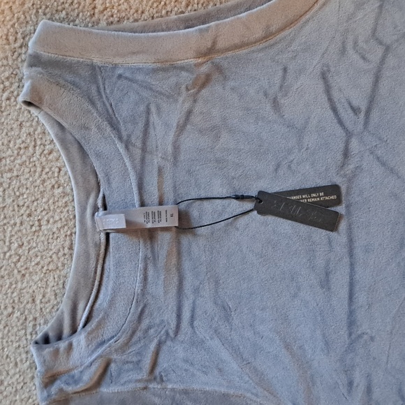 SKIMS VELOUR TANK XL - Picture 2 of 8